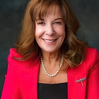 Profile photo of Julie Landau